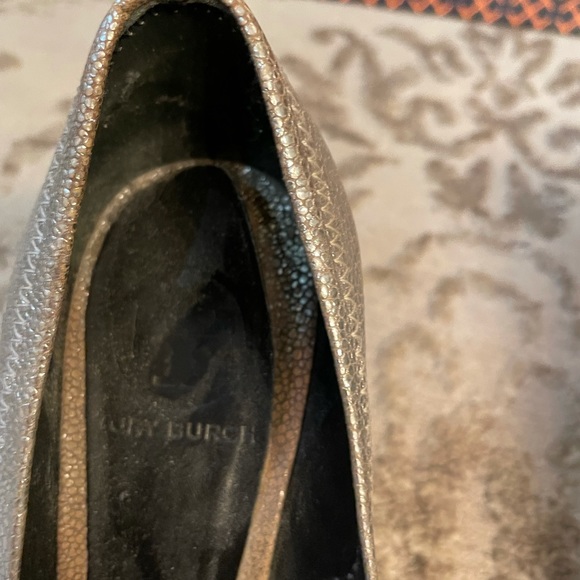 Tory Burch silver metallic wedges. - Picture 7 of 9